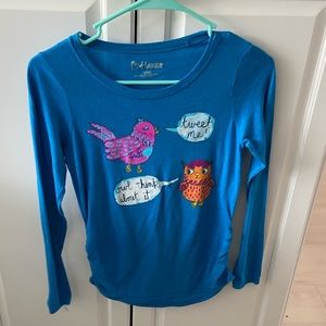 Blue long sleeve shirt with a bird and owl talking